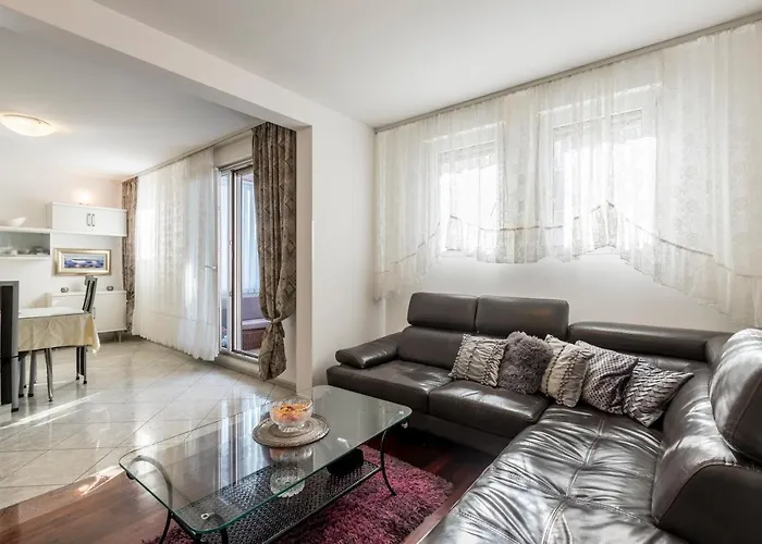 Noemi Ii Luxury 公寓