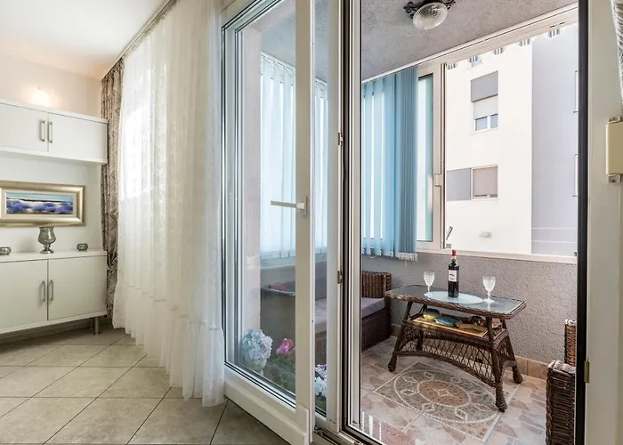 Noemi Ii Luxury *